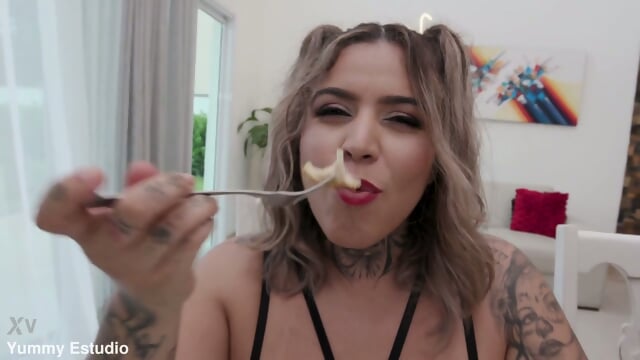 Victoria Beatriz, Victoria Dias, Larissa Leite Y Rebeca Villar  Cogiendose Bien Rico Todas A Un Hombre Afortunado