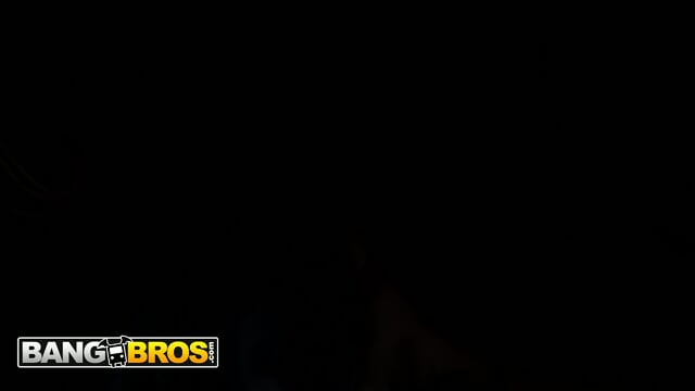 BANGBROS - Anna Cummings Enters The Bang Bus And Offers Her Asshole For A Hard Pounding