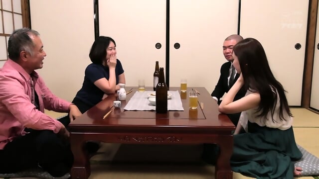 I' Anything You Say, So Just  Be My Fiance! In  Avoid The Matchmaking Arranged By Her Parents, I Became The Lover Of My Beautiful Female Boss For Three Days Only