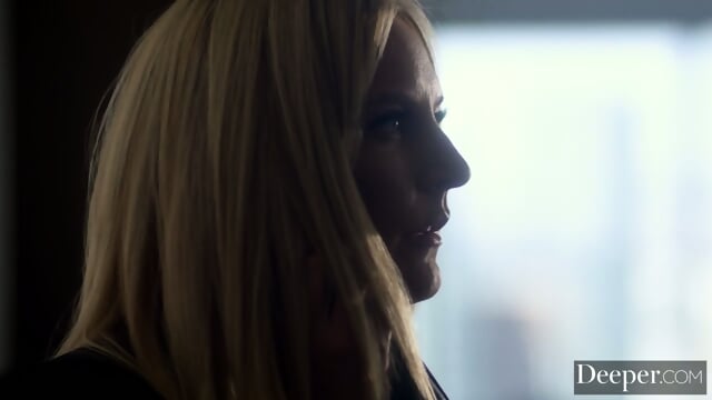 Mona Wales - She got him when he is cheating her wife