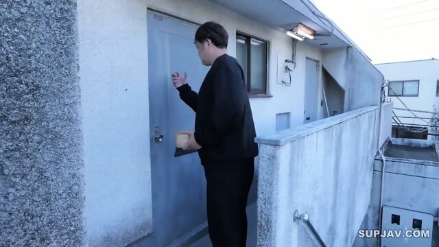 Targeted By A Bodily Fluids Maniac... Saliva, Sweat, Love Juice, Urination, A High School Girl Is Licked And Violated By An Obsessive Stalker Suehiro Jun