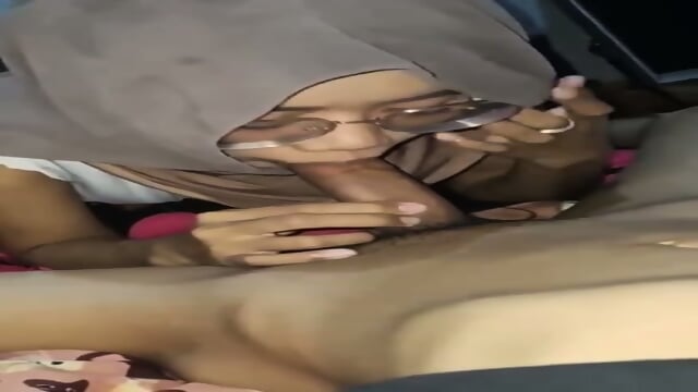 Awek Tudung Baru Belajar Gelek