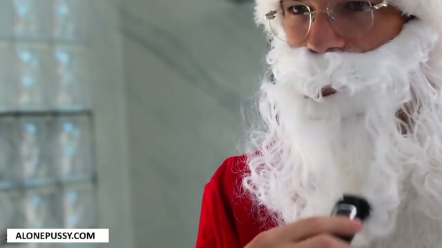 bunny madison stepmom is hot for santa_1