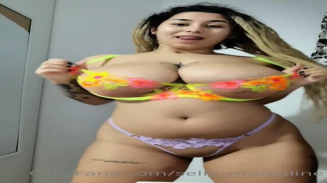 POV massive tits bra try on/haul