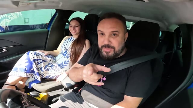 Nicole Oliveira novinha na sua primeira vez sÃ³ quer dar o cuzinho para o Ted no carro