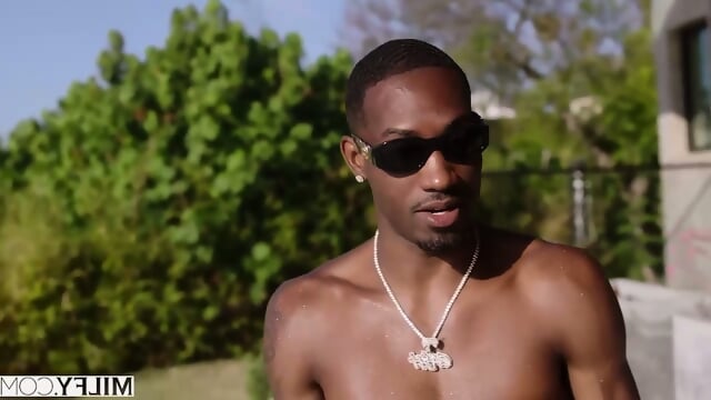 Married MILF Has Secret BBC Hookup ep8w