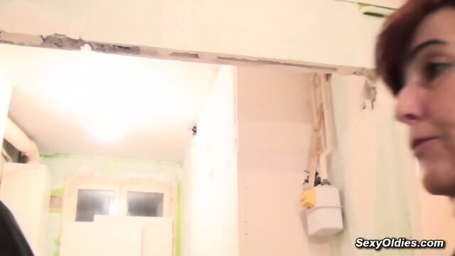 Worker Max Casanova anal fucks amateur granny Joyce Mifle