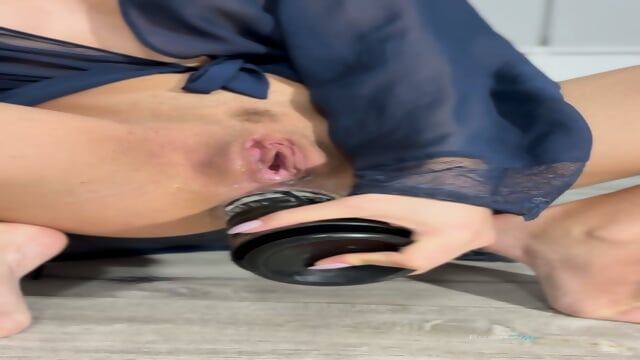 Roseemia - Black Tentacle Dildo Anal - ManyVids.mp4