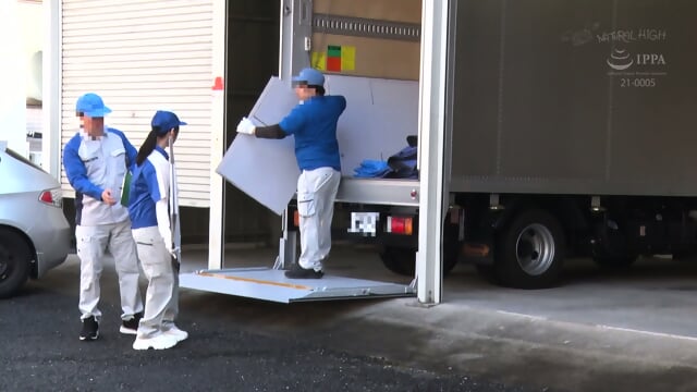 A perverted manager finds fault with a plain, busty woman who is working part-time at a moving company and fucked her by repeatedly groping her breasts 2. Yura Satsuki