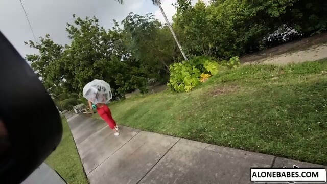 essie got back relax after workout_