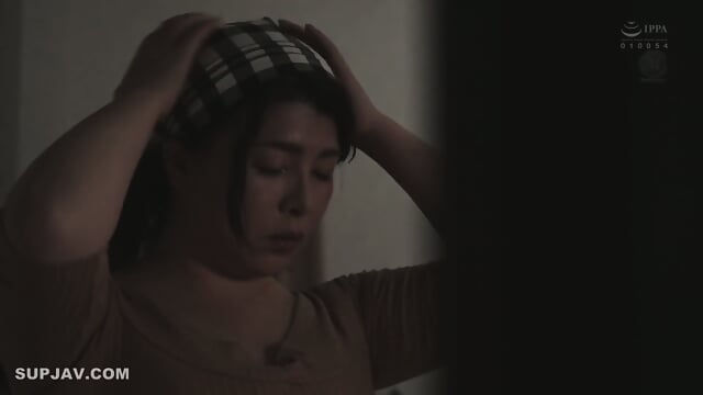 Alone Under The Same Roof Drowning In A Dense Sweaty Sexual Intercourse With A Wet And Transparent Housekeeper