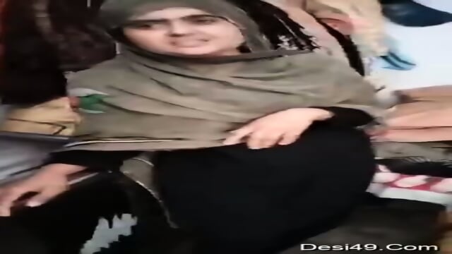 Aunty show boobs shy