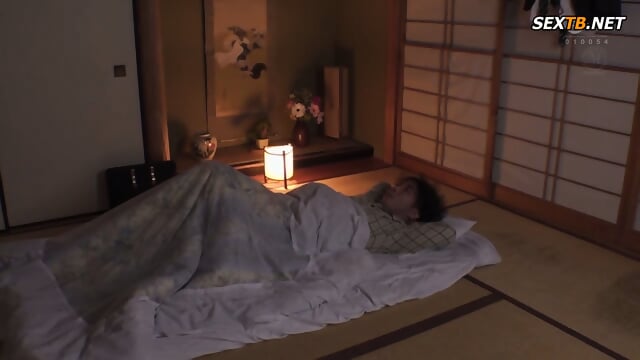 (Eng Sub) secretly teasing the wife of a sexless boss and playing with her... making her a prisoner of adulterous sex - Momoko Isshiki