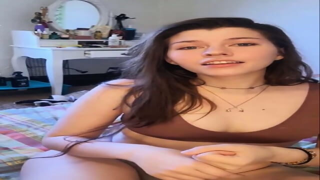 Pretty switch Evelyn giving some hot JOI for bad boys-18flirt