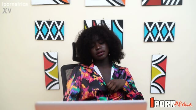 Xvideos Elle Se Fait Surprendre En Train De Se Masturber Au Bureau Scene Complete  HD.mp4