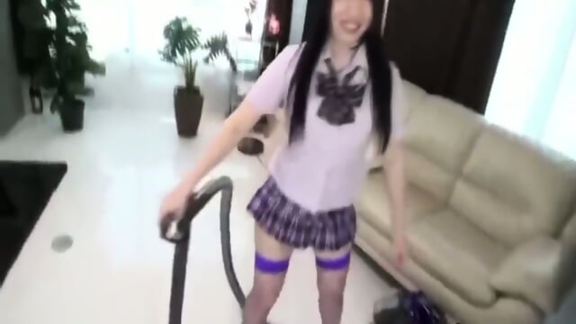I am a Japanese woman. I like vacuum cleaners. I put them into practice. and now I will vacuum moisa robert's underwear here at the hotel after that I sucked Moisei Robert's dick with the vacuum cleaner I wanted to suck it but he turned off the camera the
