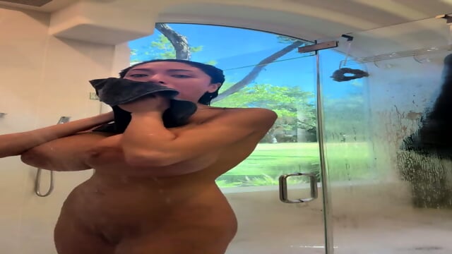 Bimbo Goddess Xstacym In The Shower