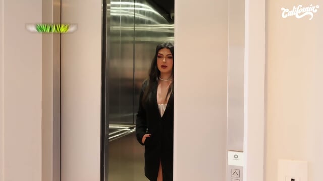 Two Hot Lesbians Sucking And Masturbating Each Other