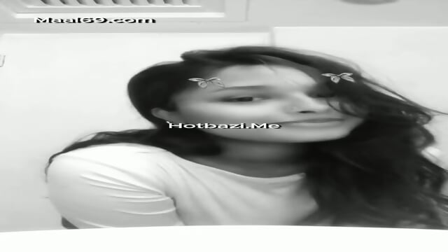 Young Indian girl showing nude body