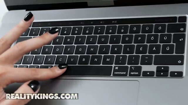 REALITY KINGS - Zlata Shine Surprises Jordi With A Sultry Show And Some Cock Sucking After He Fixes Her Computer