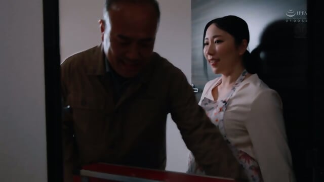 A sexy secretary with a lustful body - Nanami Tina