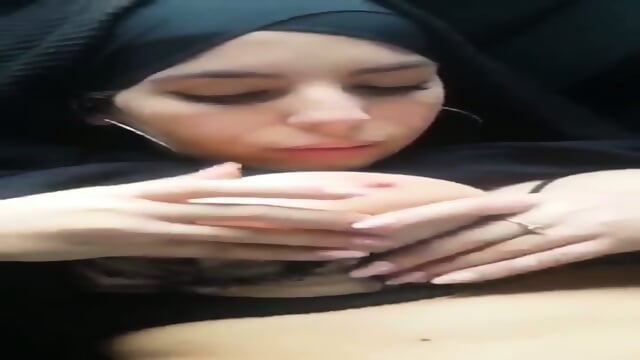Busty Hijab Girl Blowjob