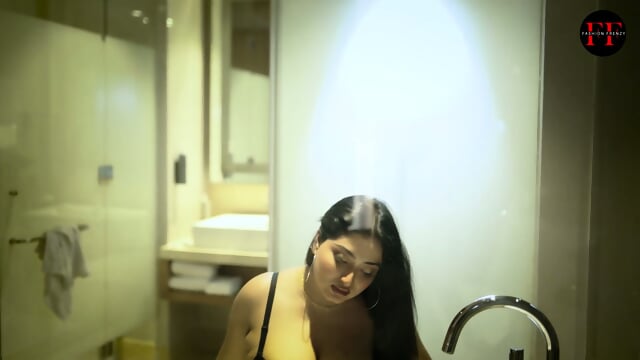 Priti Roy Bathtub Scene Wet Hot ð¦ð¦ð¦