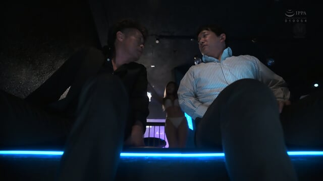 Happening Bar Married Woman NTR "It's for you..." My wife said, but before I knew it, she was obsessed with the men who flocked to her. Meguri Nogi Aya