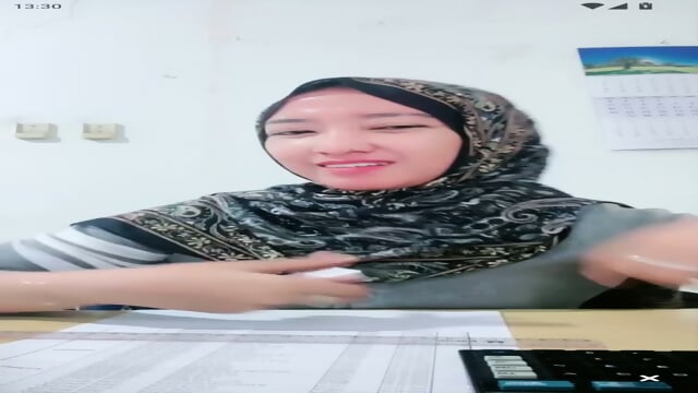 Tante Muda Jilbab nekad live di Kantor