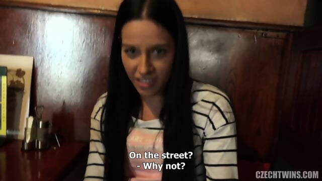 Sharing Twins Who Pisses - 1