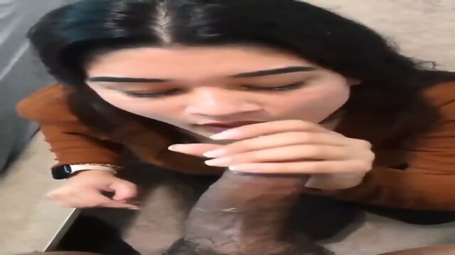 Cutie NRI sloppy blowjob to hard big fat indian dick