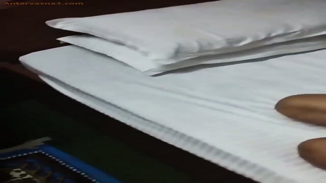 Desi hotel staff girl get a request from customer for her pussy and she obeyed