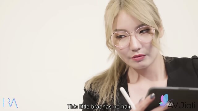 Skinny Teacher Li Zhiyan Gives Her Student A Foot Job