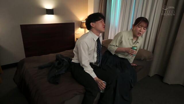 When I Woke Up In The Morning, My Female Boss Was In Her Underwear In My Room...! She's Usually Abrasive, But She's Become A Lover... It Seems Like We Had Creampie Sex (sweat) Yui Hatano