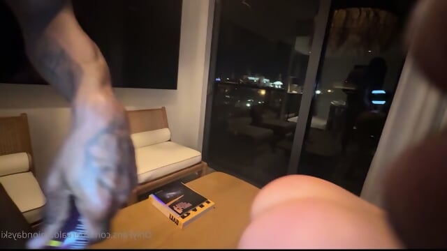 2 Pawgs get some crazy work