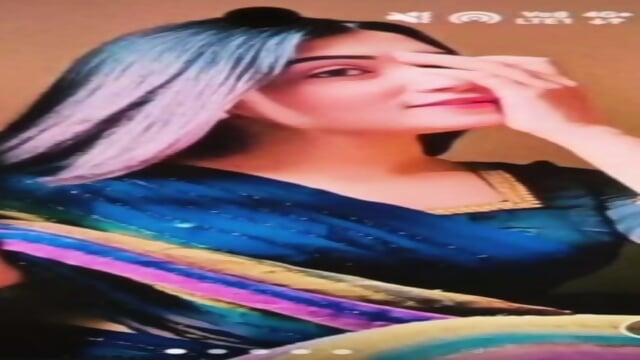 Beautiful Sexy Slim Bengali Mal Showing