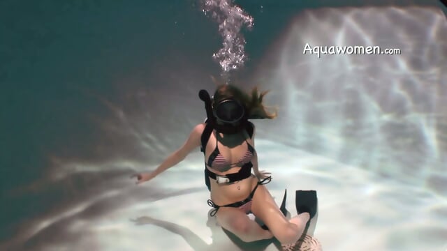 Aquawomen - Twin-Hose Bikini Scuba Diver!