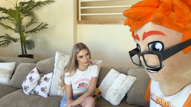 PornDude Casting Babysitter Emily Jade Gets a Sexy Visit from Porn Dude mp4
