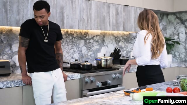 Sexy Mother In Law Annie King  Take Care Of All Of Her Daughter's Husband's Needs