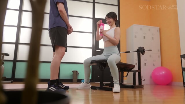 Mei Miyajima A slender office lady with a beautiful waistline is targeted at a members-only gym