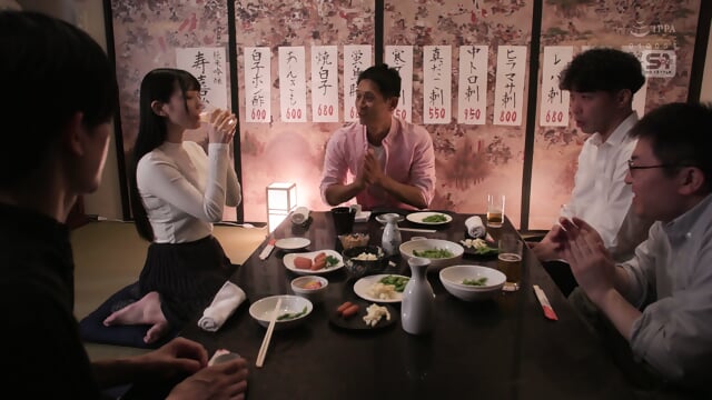 I Wake Up to a Hotel Room Alone with a Gravure Idol in Her Underwear... As I Panic, She Seduces Me, Glancing Sideways. What Happened While I Was Drunk?! Rui Shido