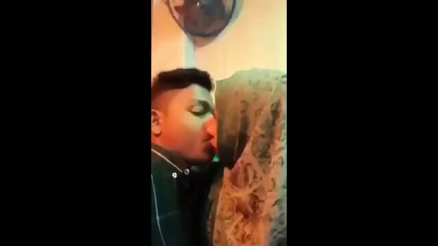 Bangladeshi nude girl boobs show aur sex mms