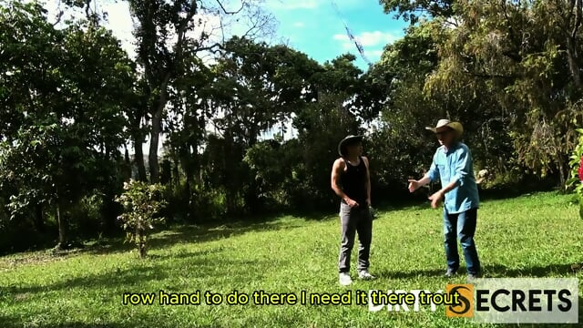 KATHY LEE  FOLLO AL HIJO DE MI MARIDO CUANDO SE VA A TRABAJAR  GRANJA