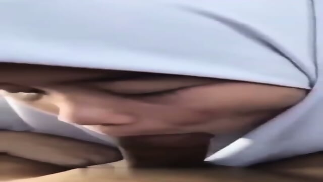 Antara Video Awek Tudung Faveret Gua