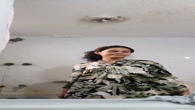 Young Hot Indian Girl Nude in Shower Dancing Mms