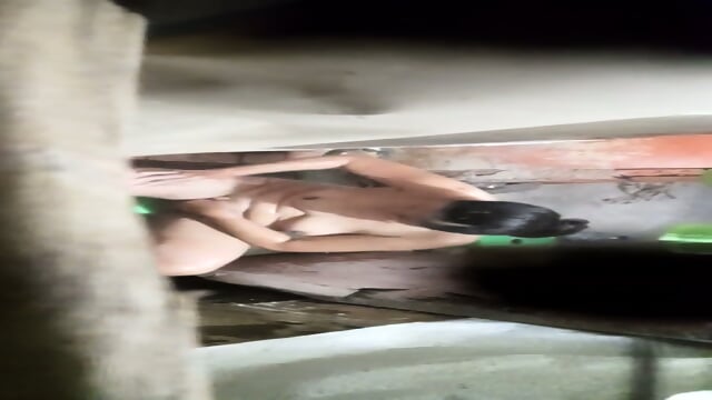 Ngintip tergoda tetangga