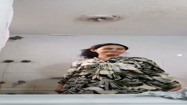 Big ass college girl naked dance and virgin pussy shown