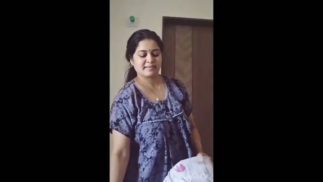 Hot Telugu milf mom ki nangi mms  son ne record kiya