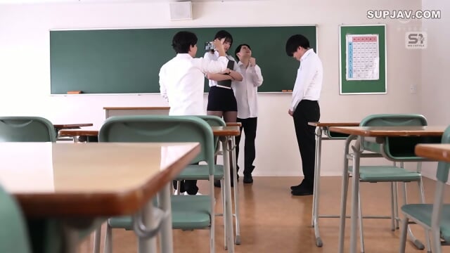 Ashutaba Is Shut By Her Onw Students In Th Classroom