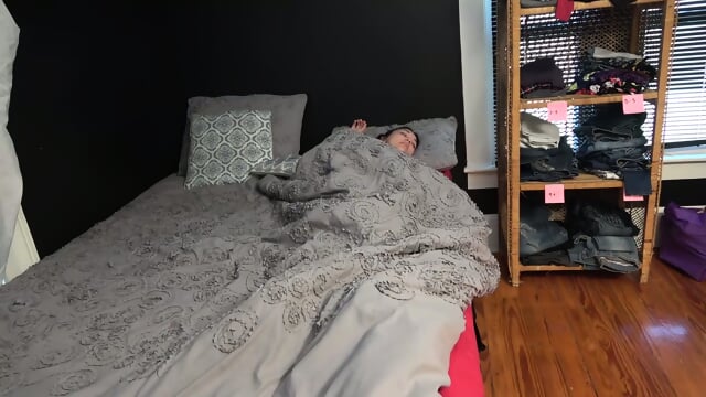 Mitzy Licks Candiceâs Soles